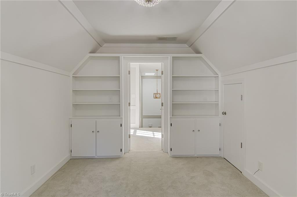 104 Westhaven Circle, Winston-Salem