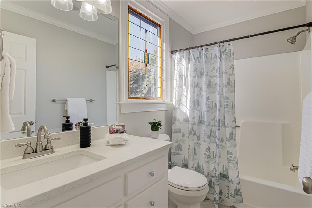 104 Westhaven Circle, Winston-Salem