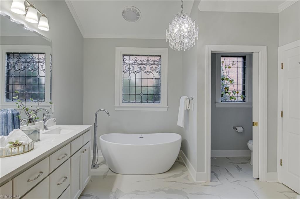 104 Westhaven Circle, Winston-Salem