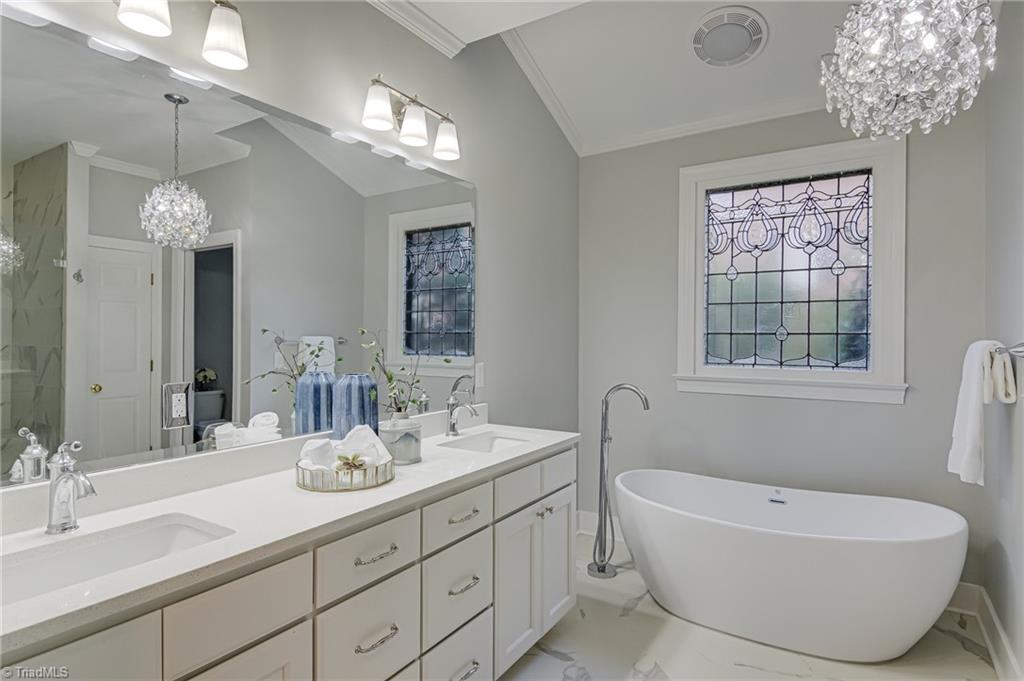104 Westhaven Circle, Winston-Salem