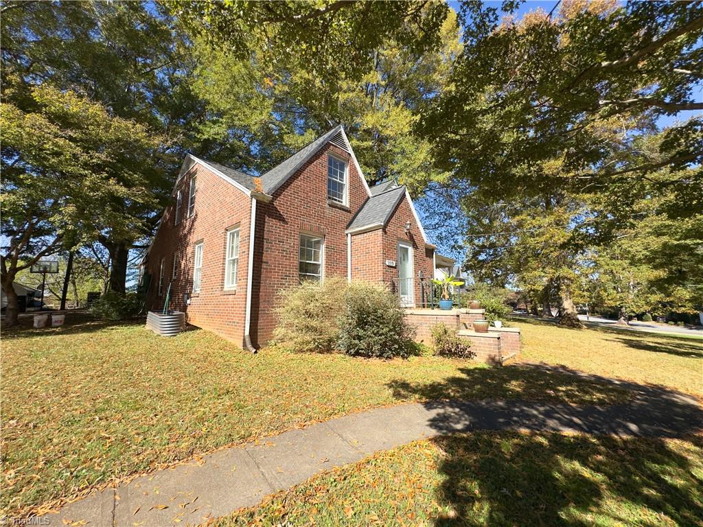 110 Harris Avenue, Elkin