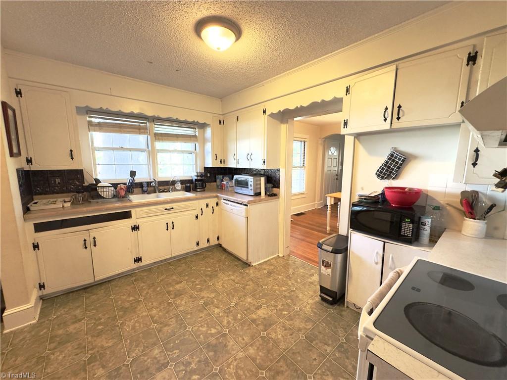 110 Harris Avenue, Elkin