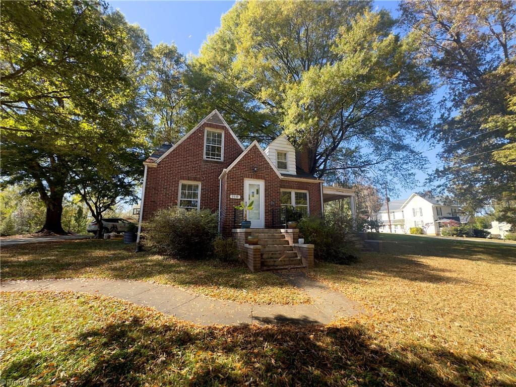 110 Harris Avenue, Elkin