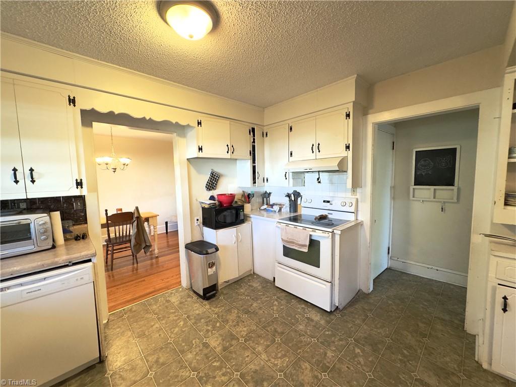 110 Harris Avenue, Elkin