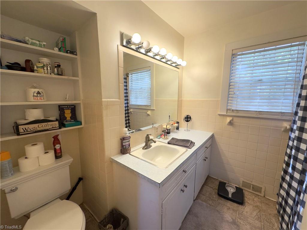 110 Harris Avenue, Elkin