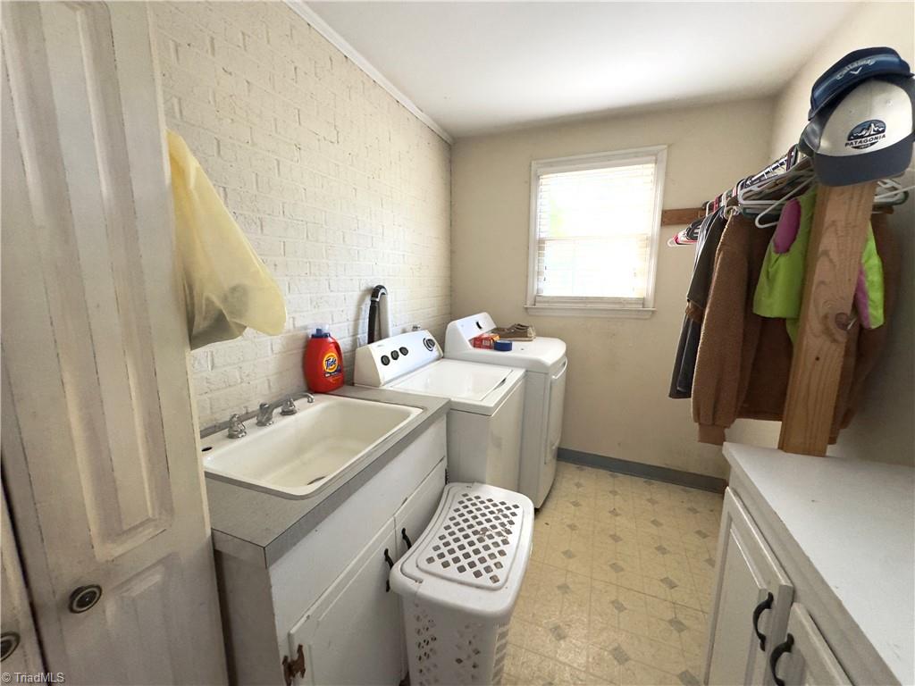 110 Harris Avenue, Elkin