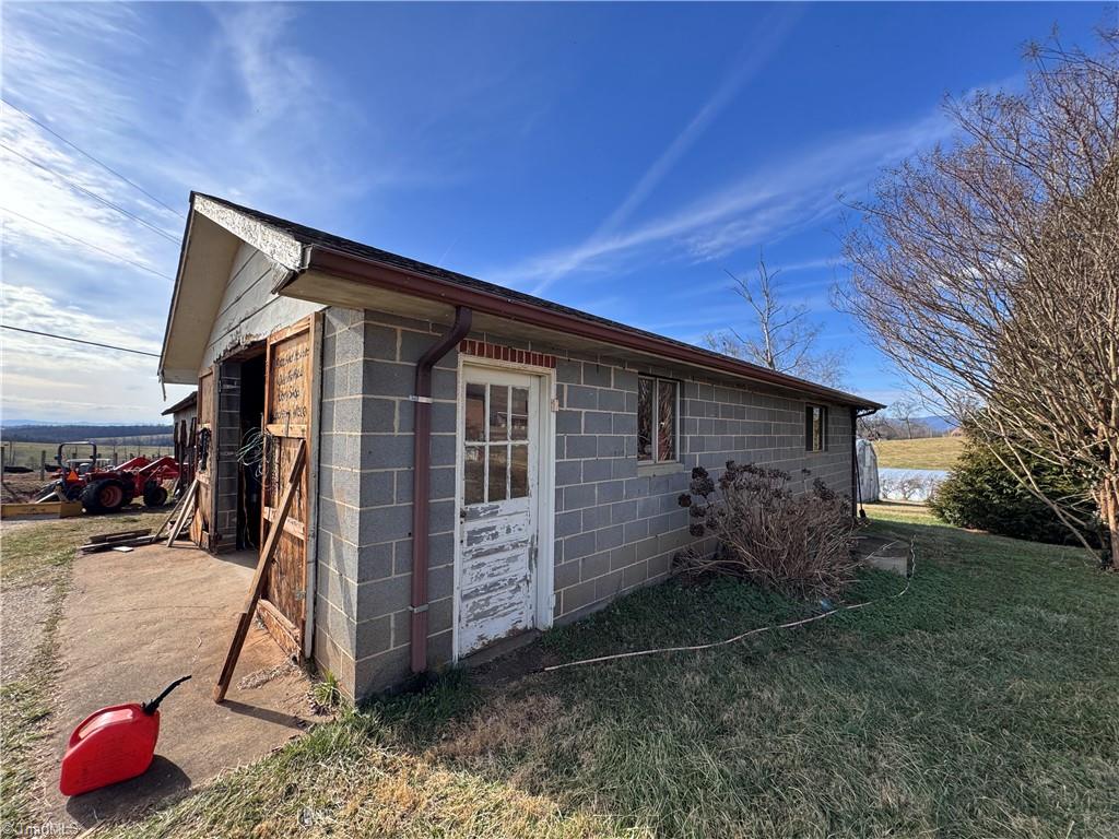 8660 Austin Traphill Road