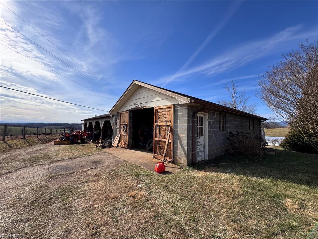 8660 Austin Traphill Road