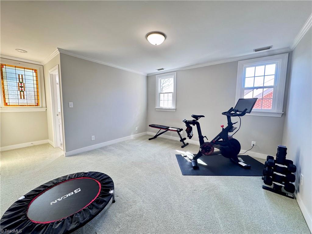 104 Westhaven Circle, Winston-Salem