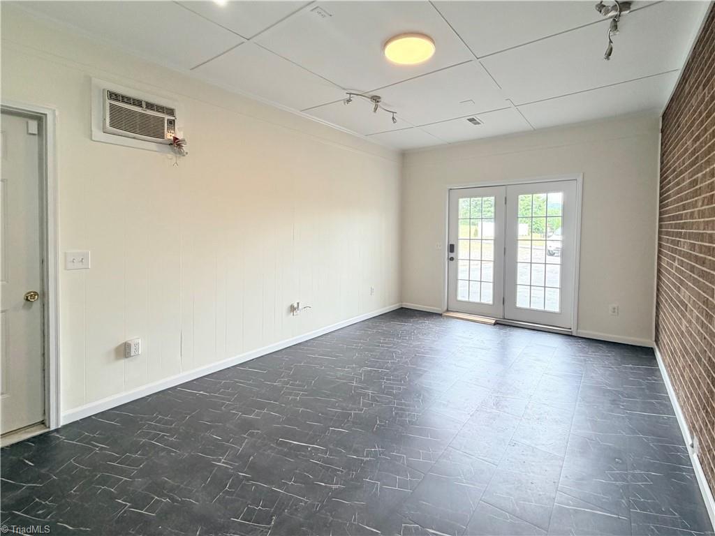 3216 Country View Road