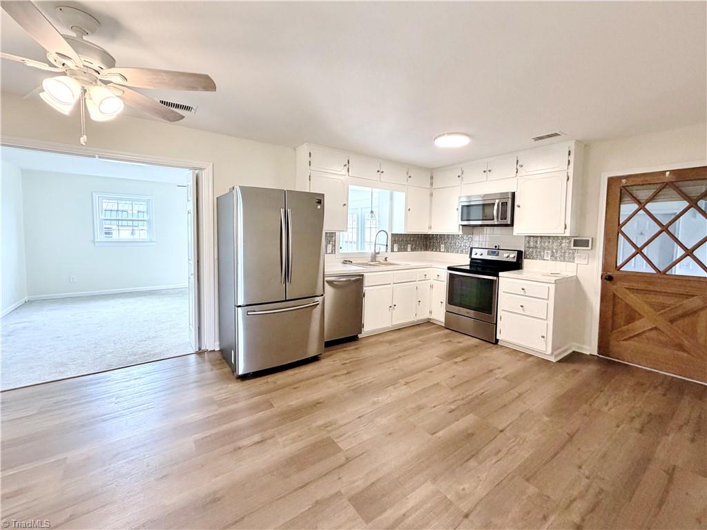 3216 Country View Road
