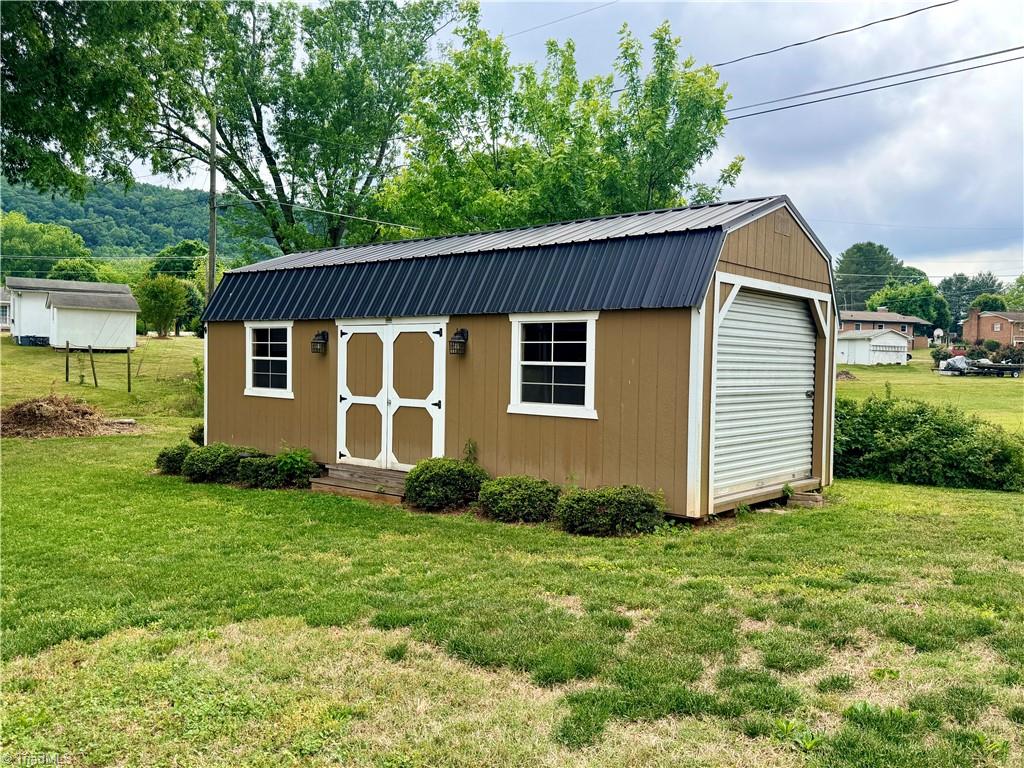 3216 Country View Road