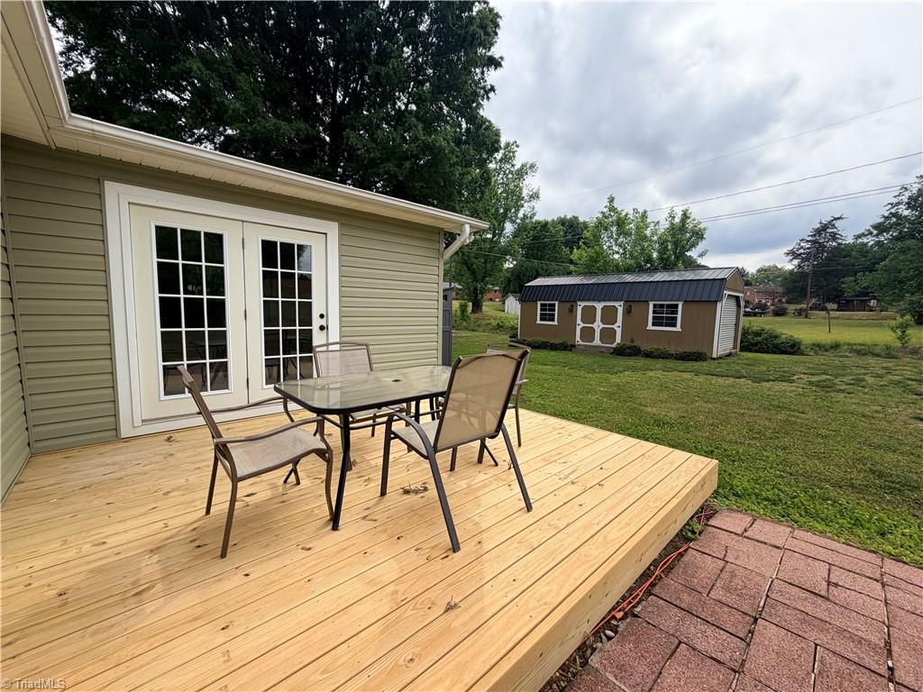 3216 Country View Road