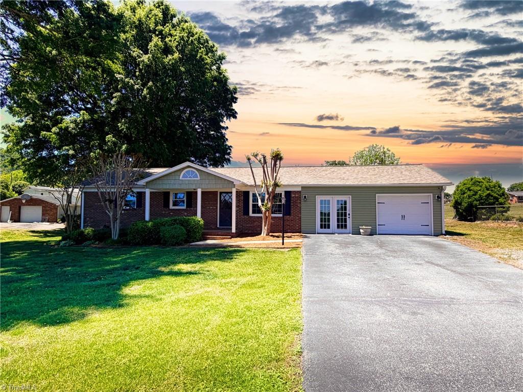 3216 Country View Road