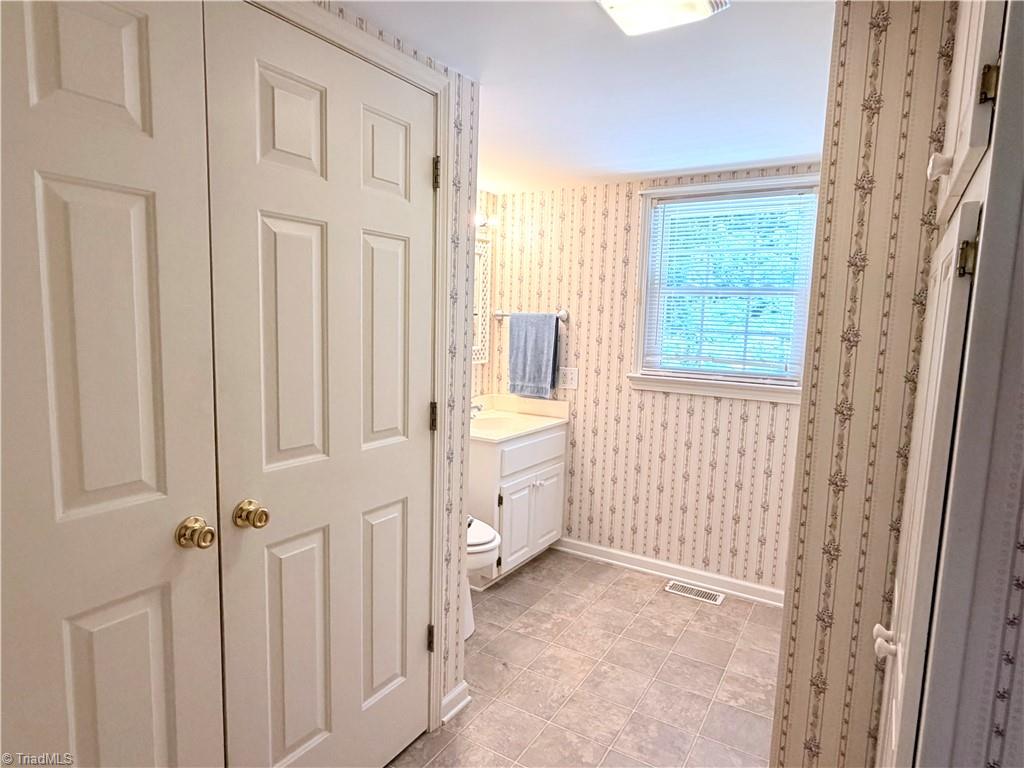 176 Robin Road