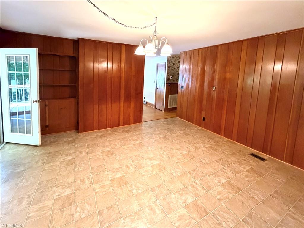 176 Robin Road