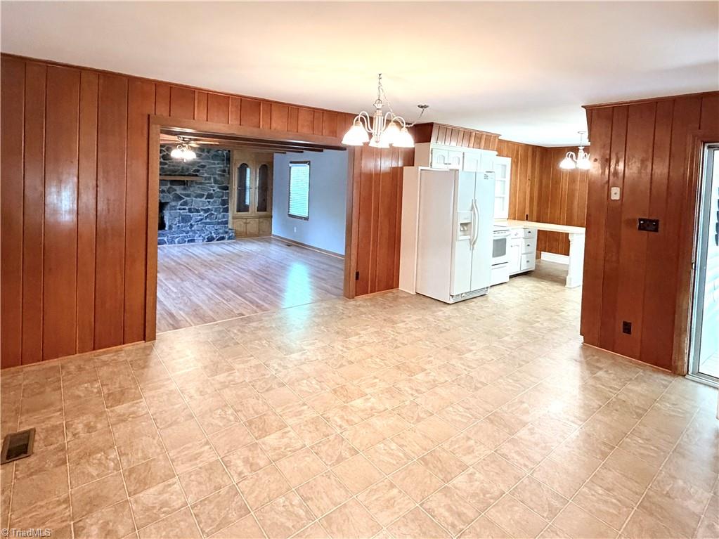 176 Robin Road