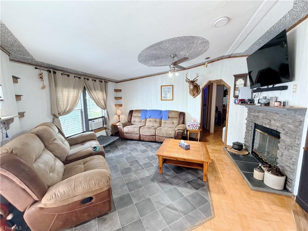 1390 Cb Eller School Road