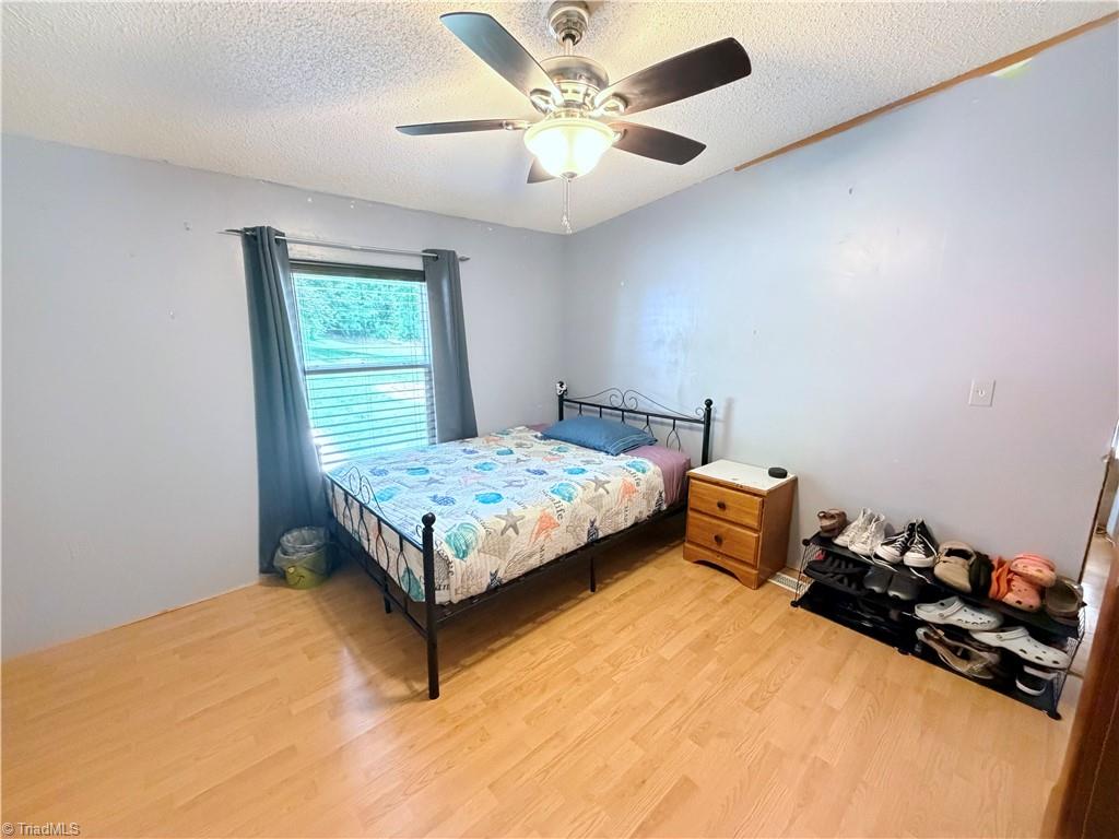 1390 Cb Eller School Road