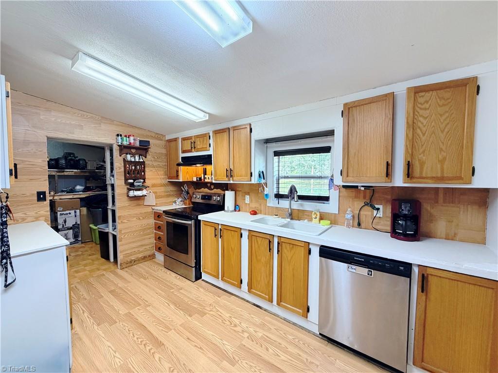 1390 Cb Eller School Road