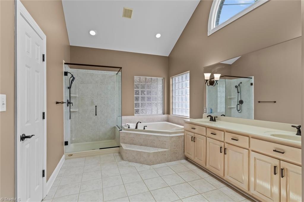 1148 Town N Country Drive