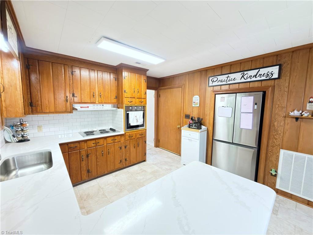 776 Country Club Drive