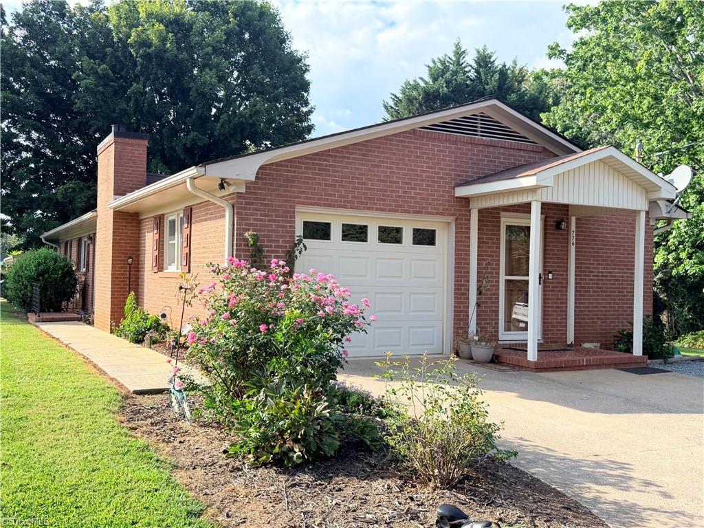 776 Country Club Drive