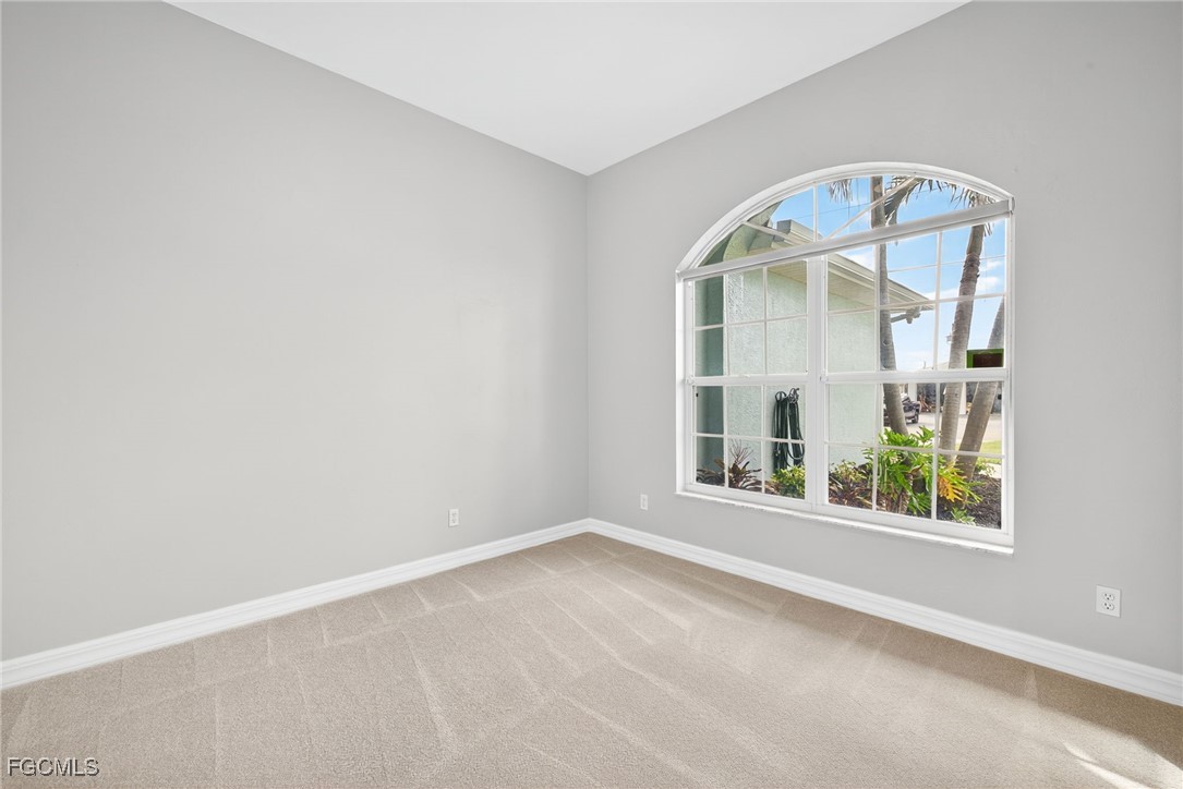 1909 SW 29th TER