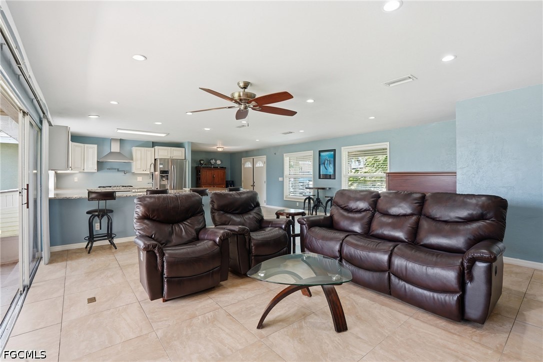 5229 Pelican BLVD
