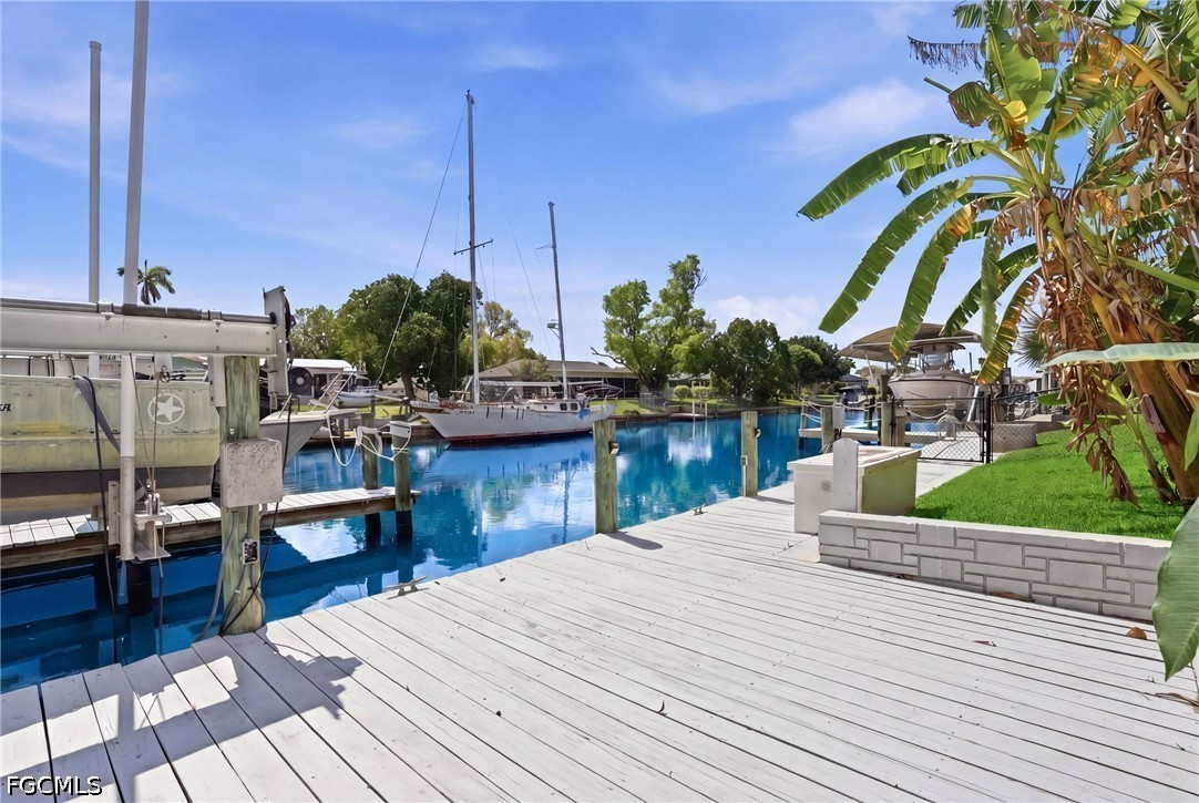 5229 Pelican BLVD