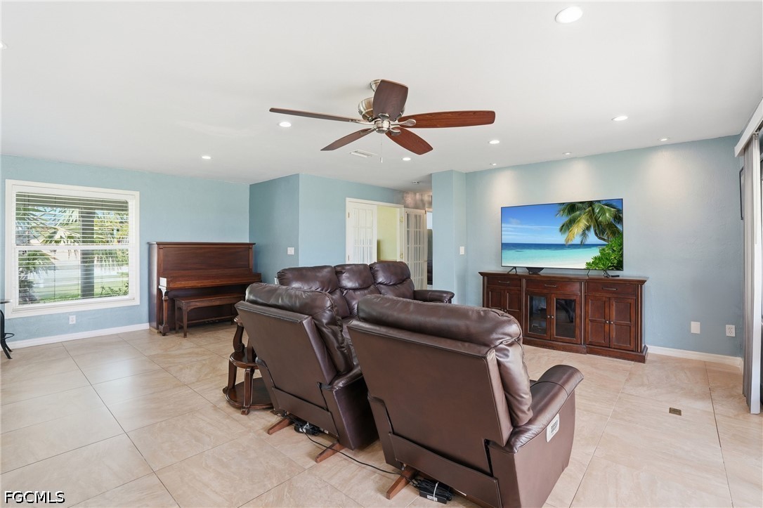5229 Pelican BLVD