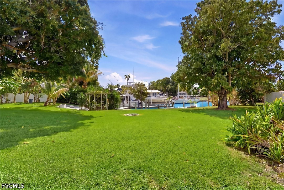 5229 Pelican BLVD