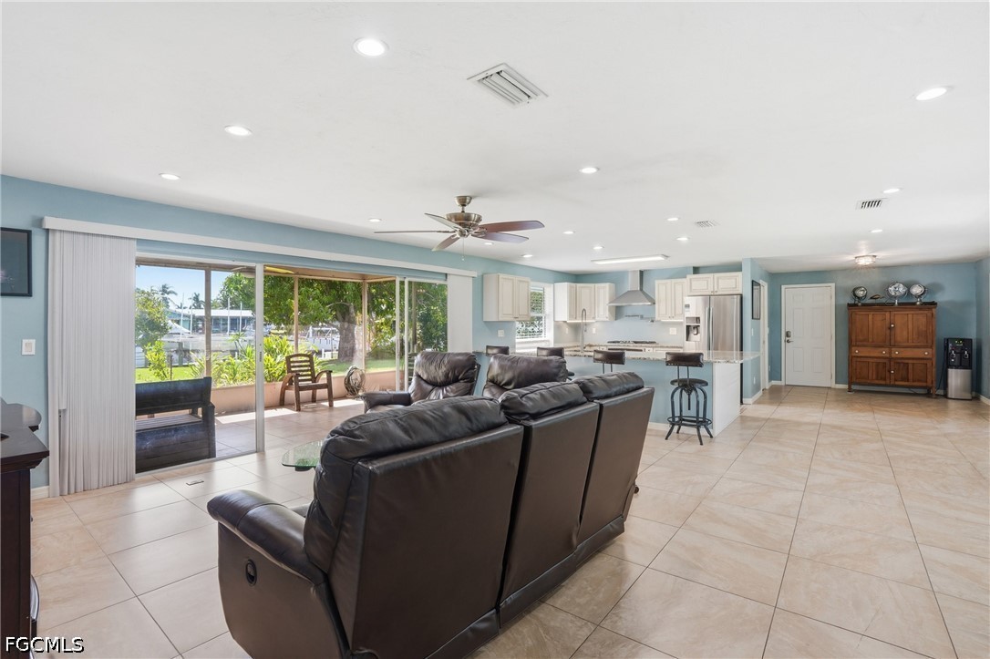 5229 Pelican BLVD