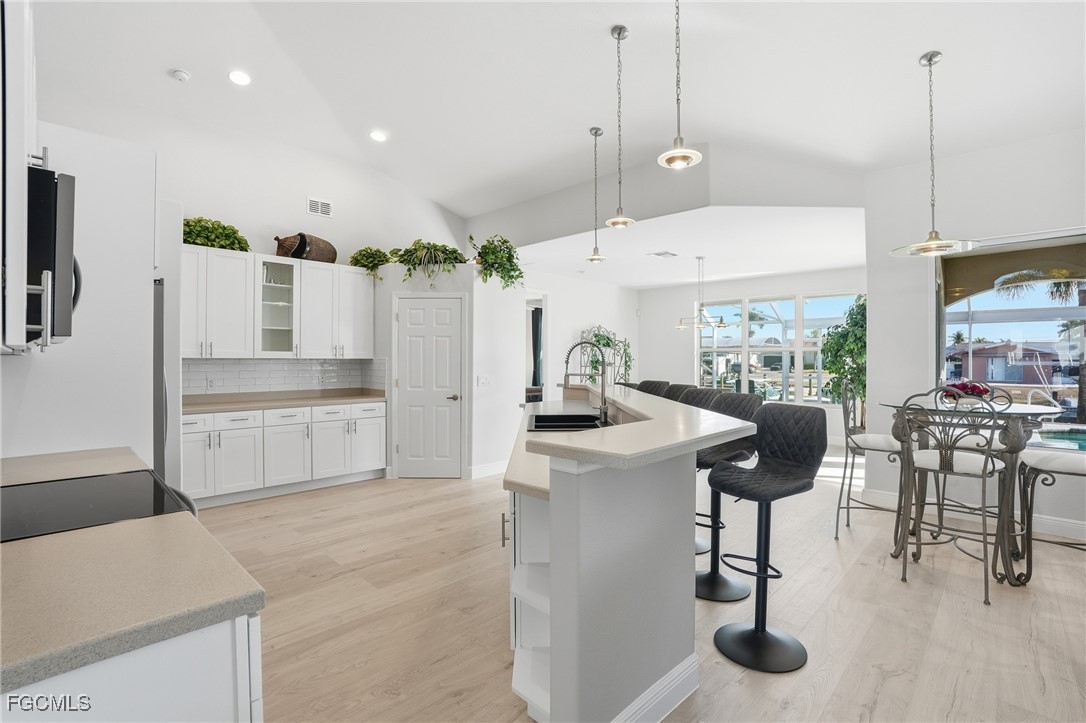 5267 Stratford CT
