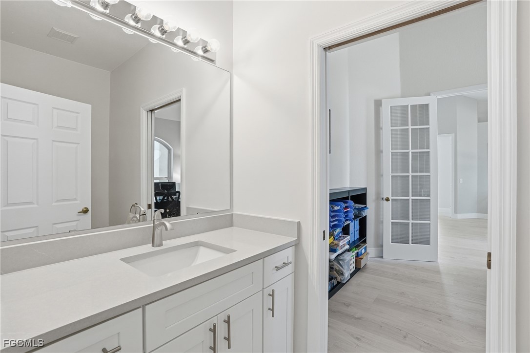 5267 Stratford CT