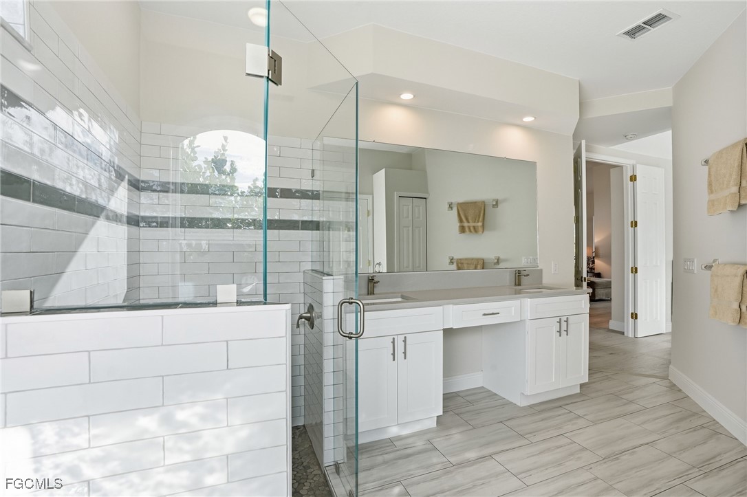 5267 Stratford CT