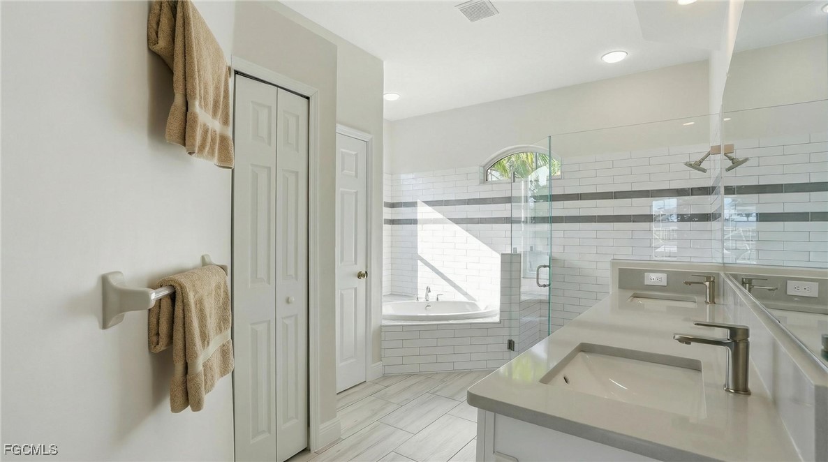 5267 Stratford CT