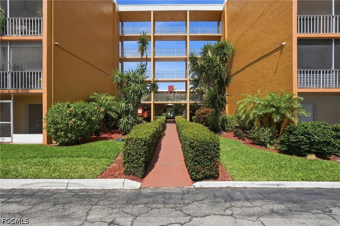 2366 E Mall DR 403