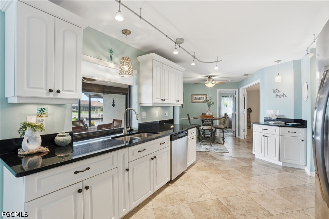 3221 SE 10th AVE