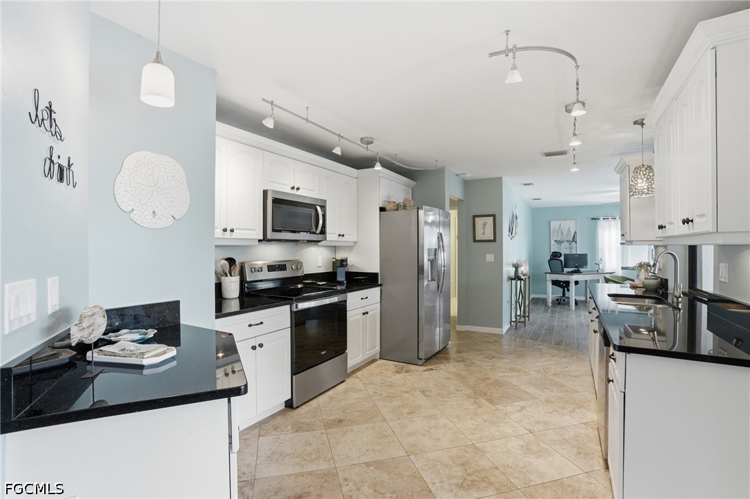 3221 SE 10th AVE