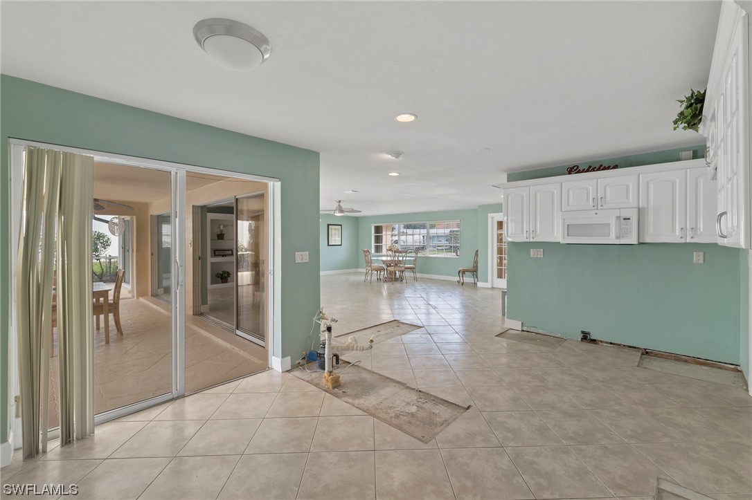 913 Dolphin DR S