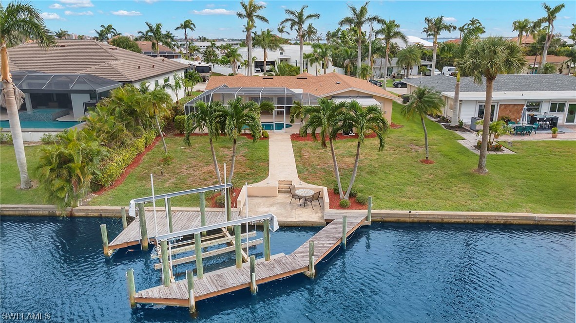913 Dolphin DR S