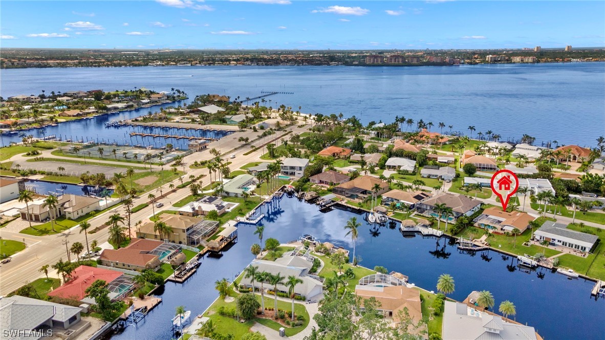 913 Dolphin DR S
