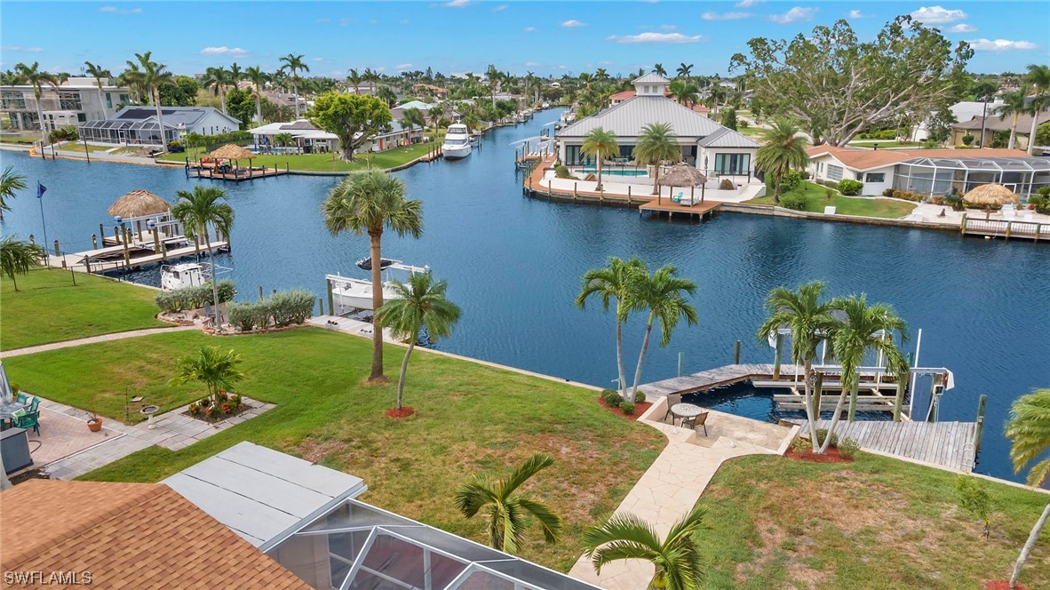 913 Dolphin DR S