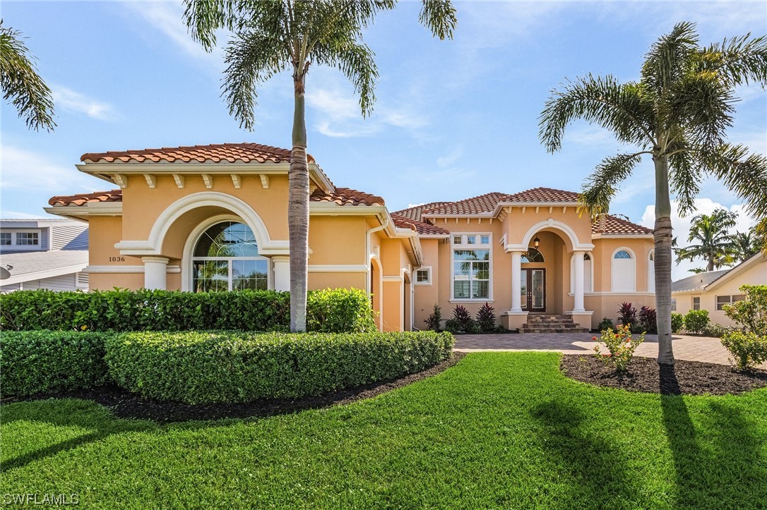1036 Dolphin DR