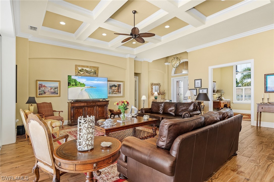 1036 Dolphin DR