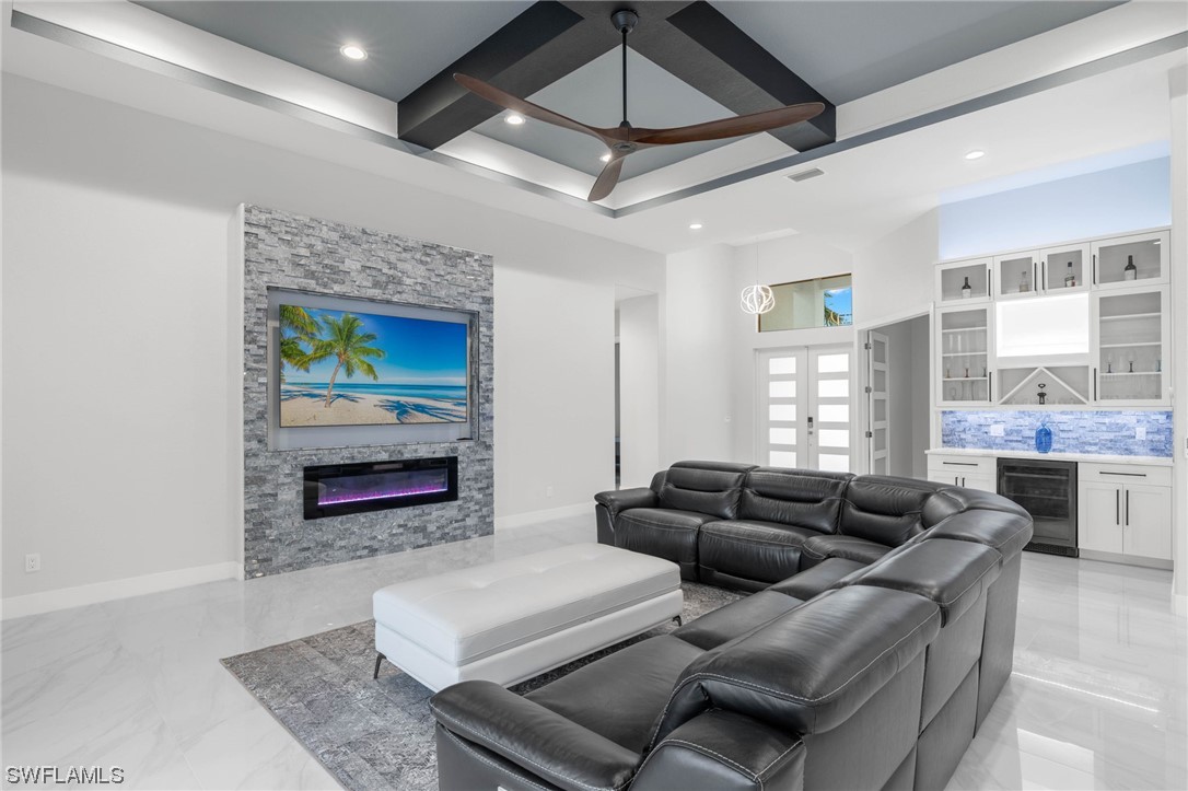 5015 Pelican BLVD