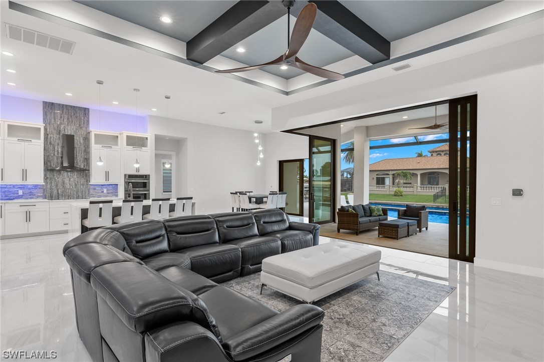 5015 Pelican BLVD