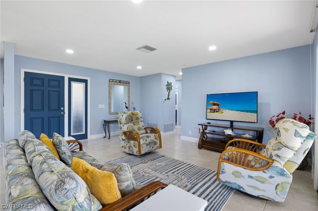 4906 Nassau CT