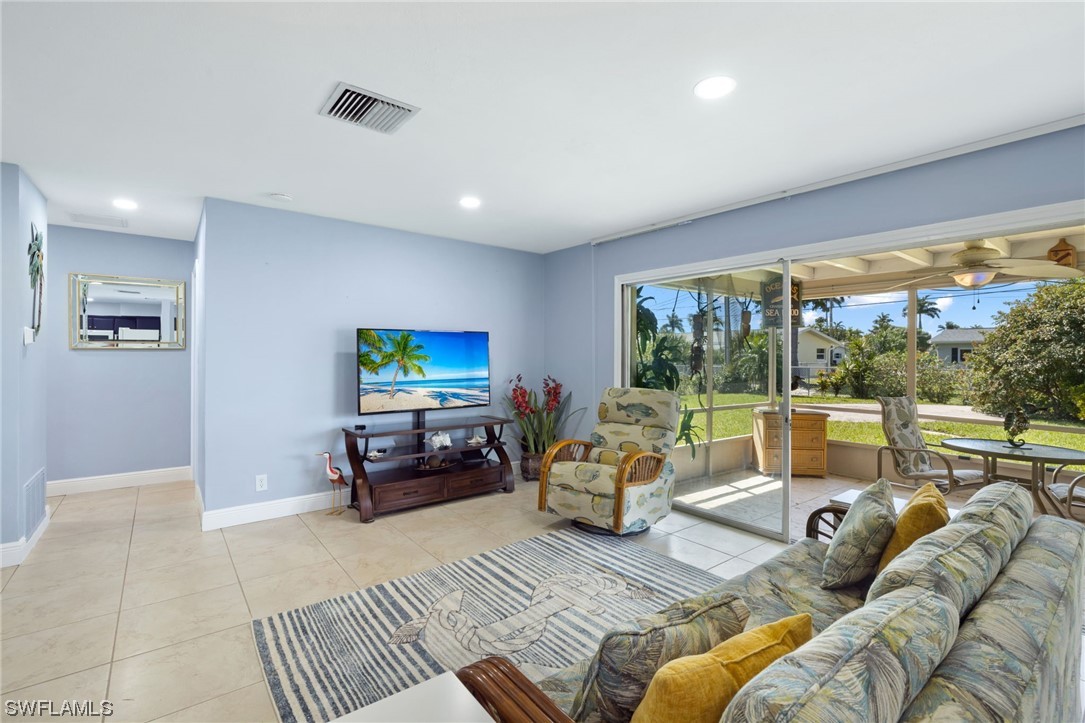 4906 Nassau CT
